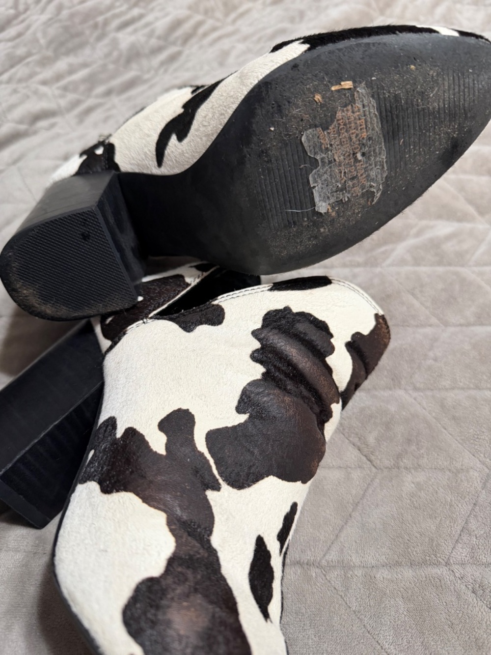 Steve Madden Cow print booties size 7.5 - Picture 3 of 5